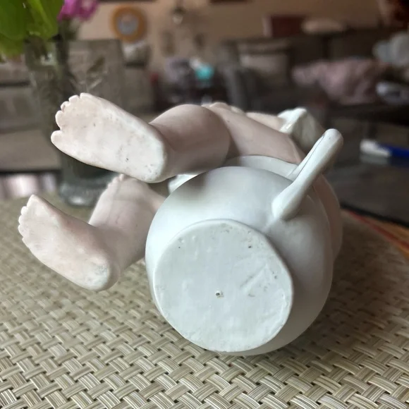 Bisque ( possibly a Gerber Heubach repro) boy on potty - Picture 5 of 5